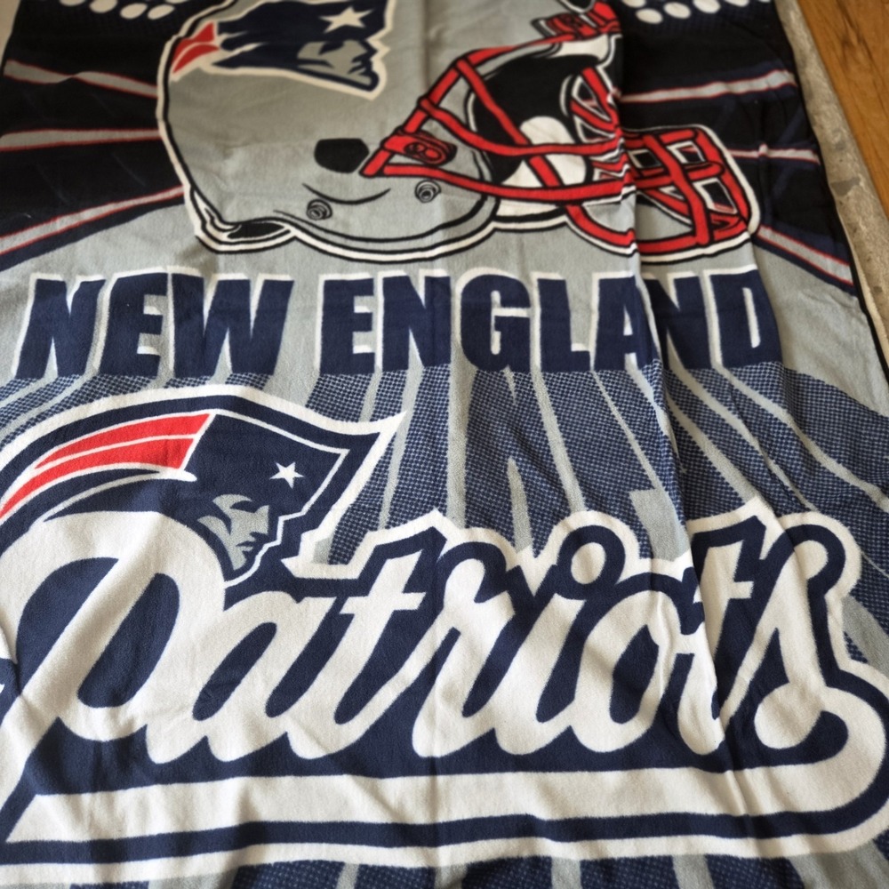 NWT New England Patriots NFL Picnic Tailgate‎ Blanket Handles Sports Outdoor